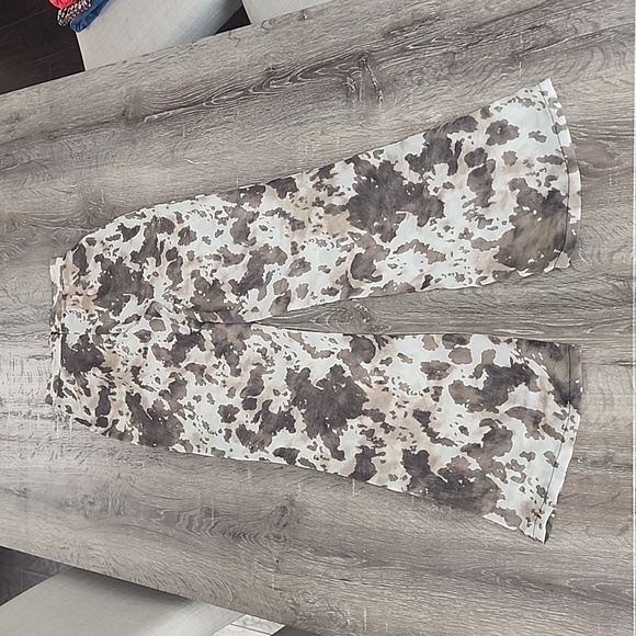 PrettyLittleThing Brown Cow Print Beach Flares and Shirt Set Size 2 - Picture 6 of 12